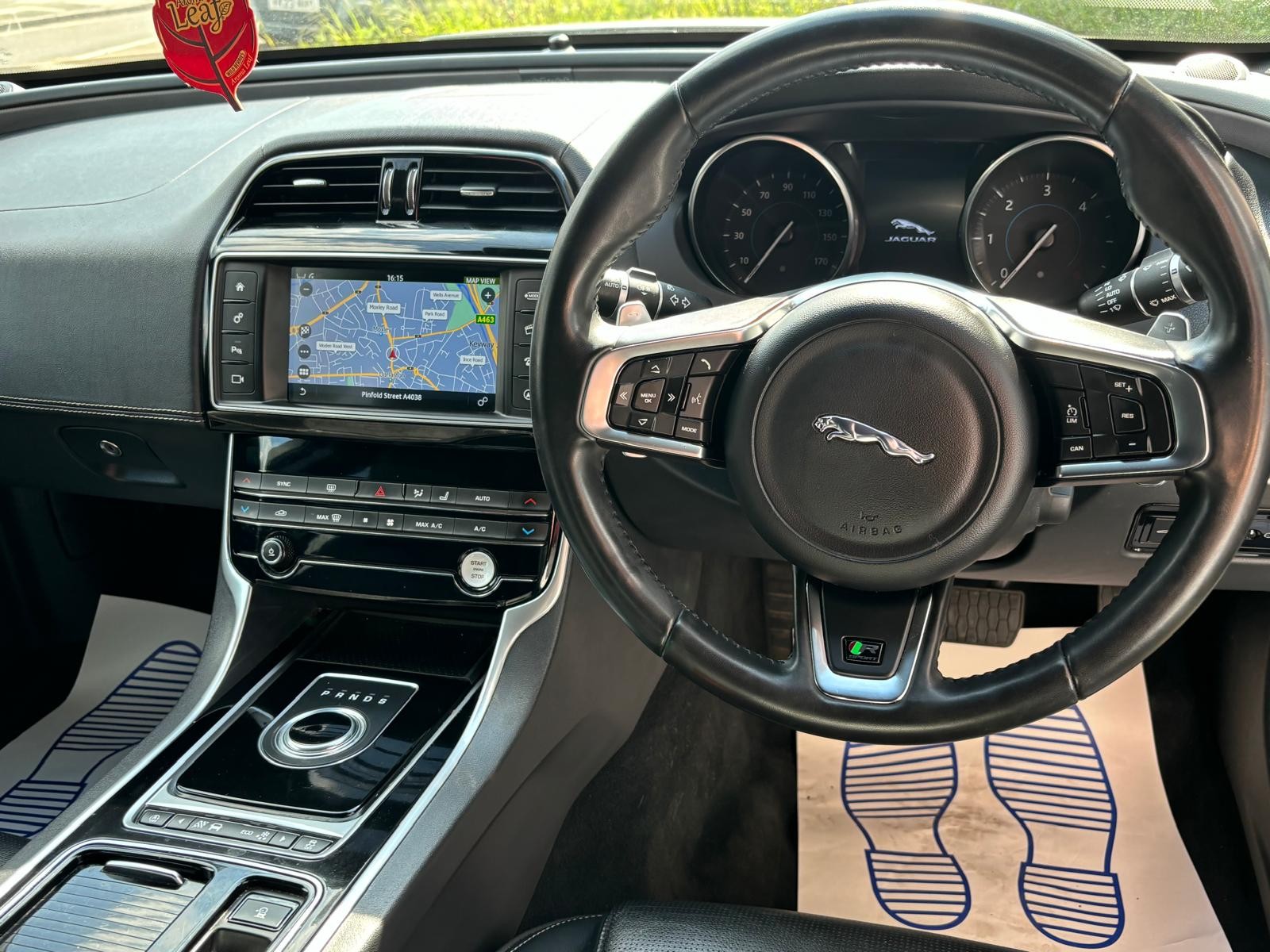 Jaguar XE 2.0 R Sport Auto - 2017